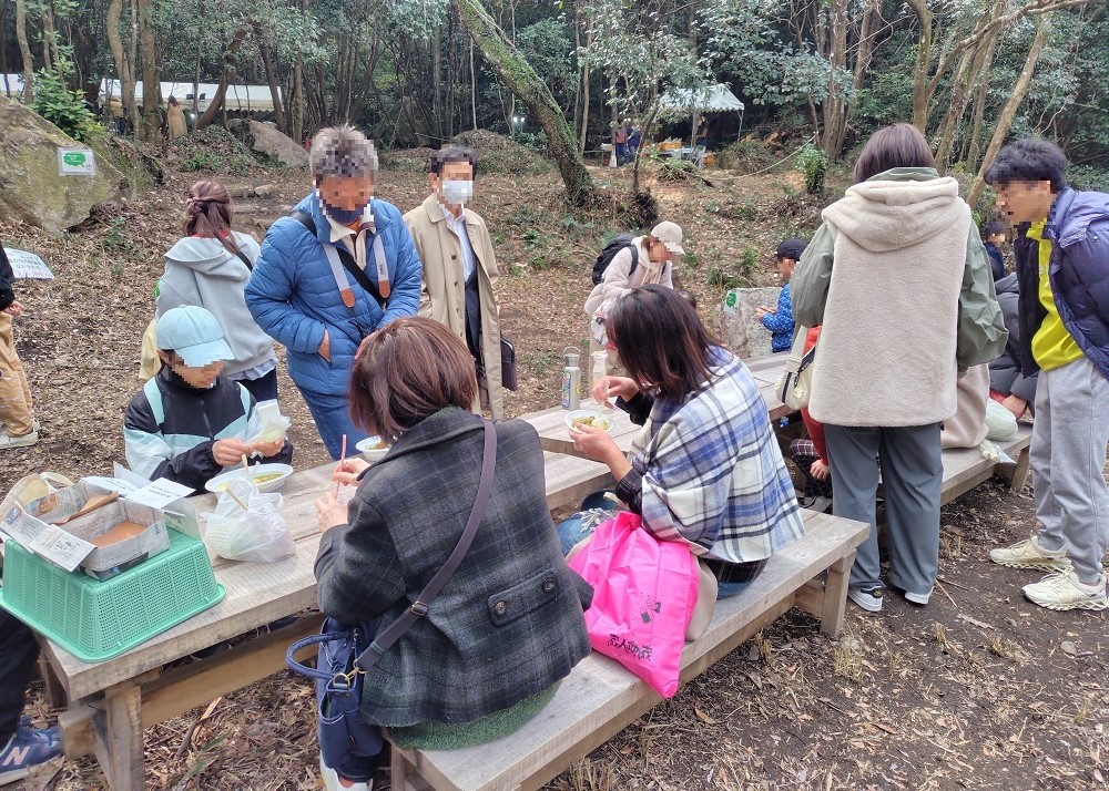 森のマルシェの様子