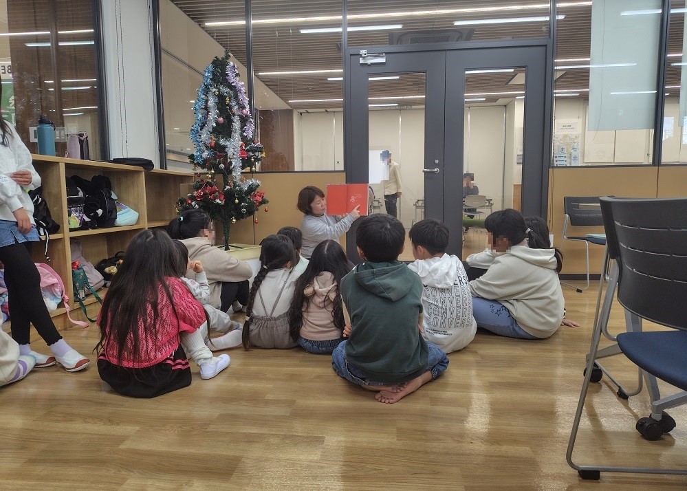 絵本の読み聞かせ