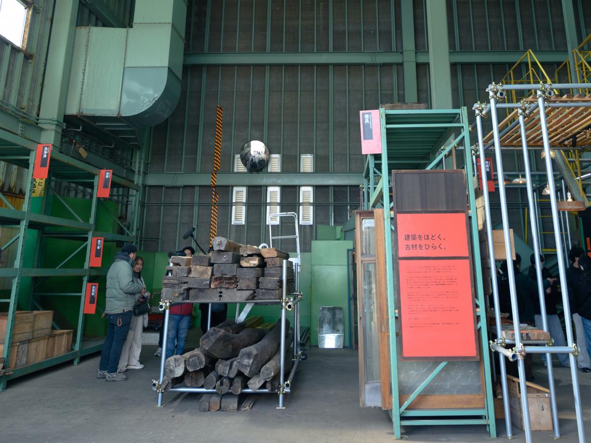 古材の置き場所の写真