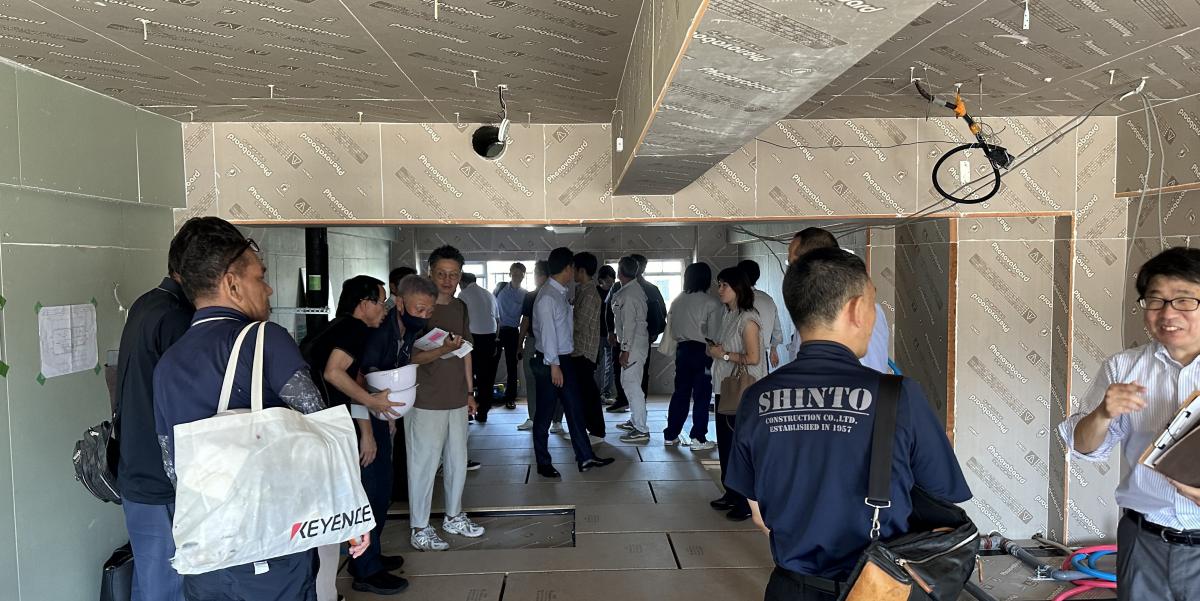 2025年度第1号採択事業者　工事見学会の様子