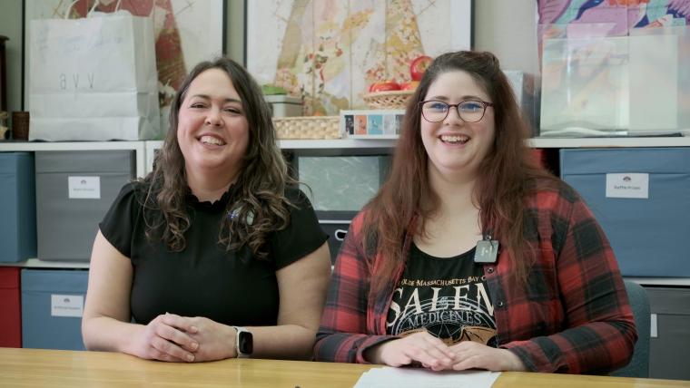 （左）コミュニティ代表のミッチェルさん