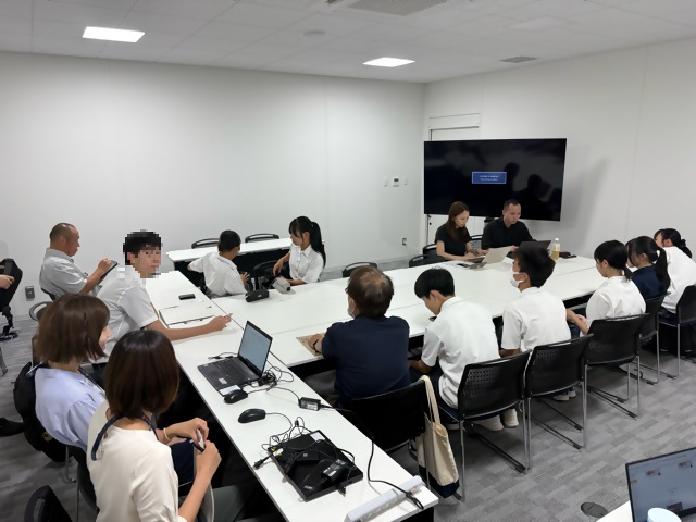 検討中の様子
