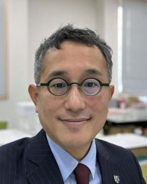 ③