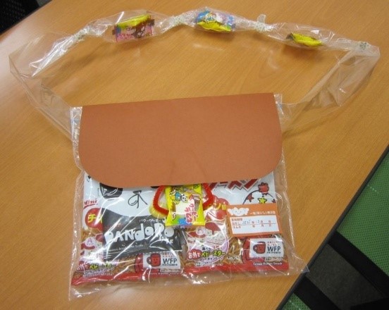 お菓子ポシェットの写真