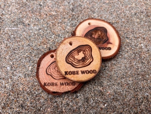 木のキーホルダーの写真