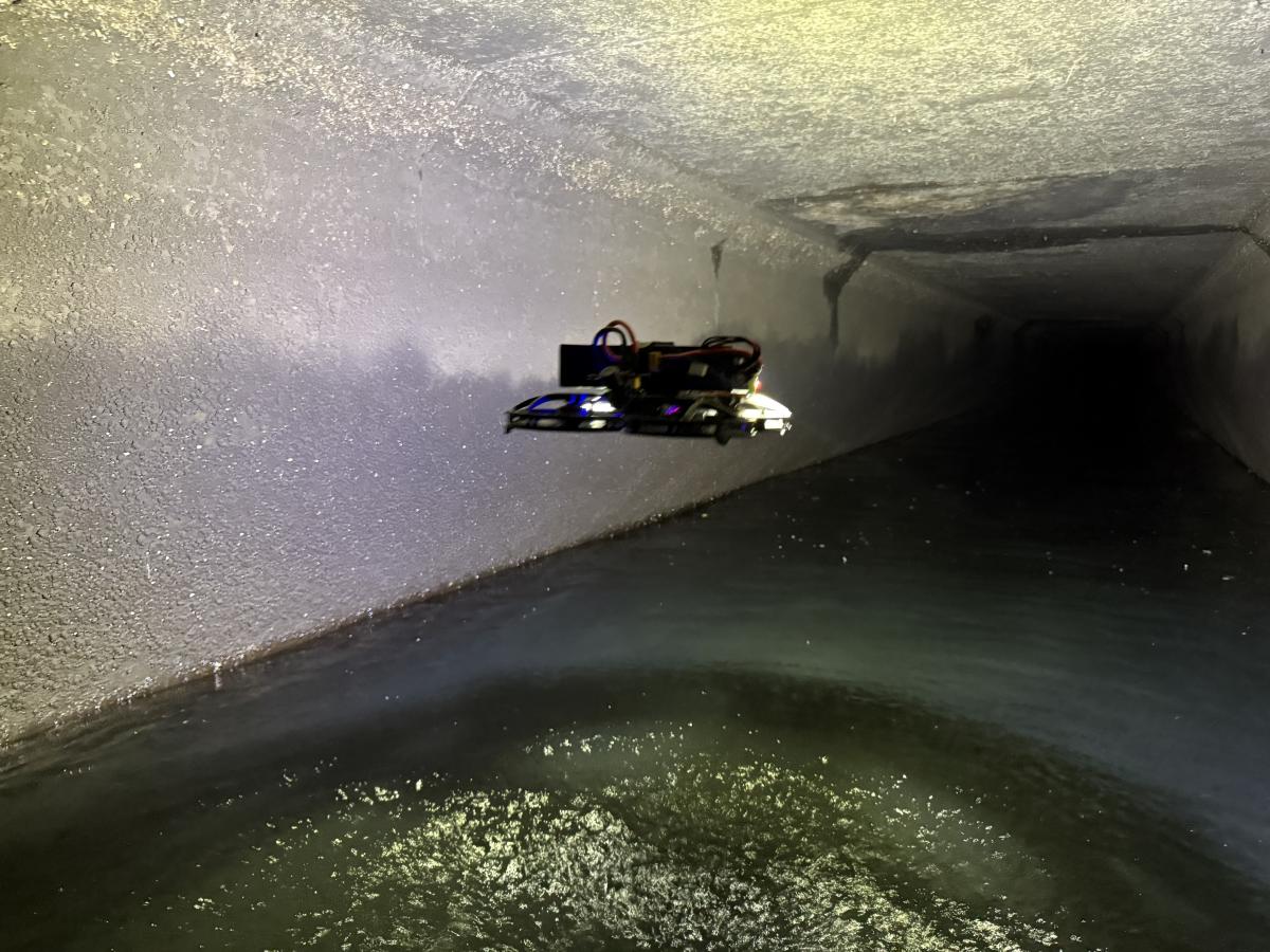 （図3）飛行式ドローン