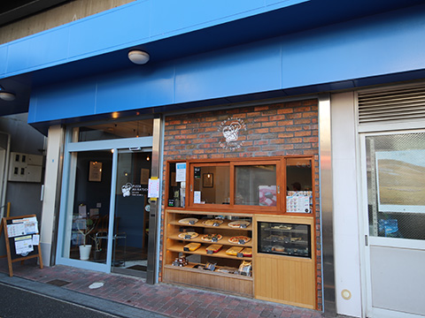 写真:駅前のピッツェリア