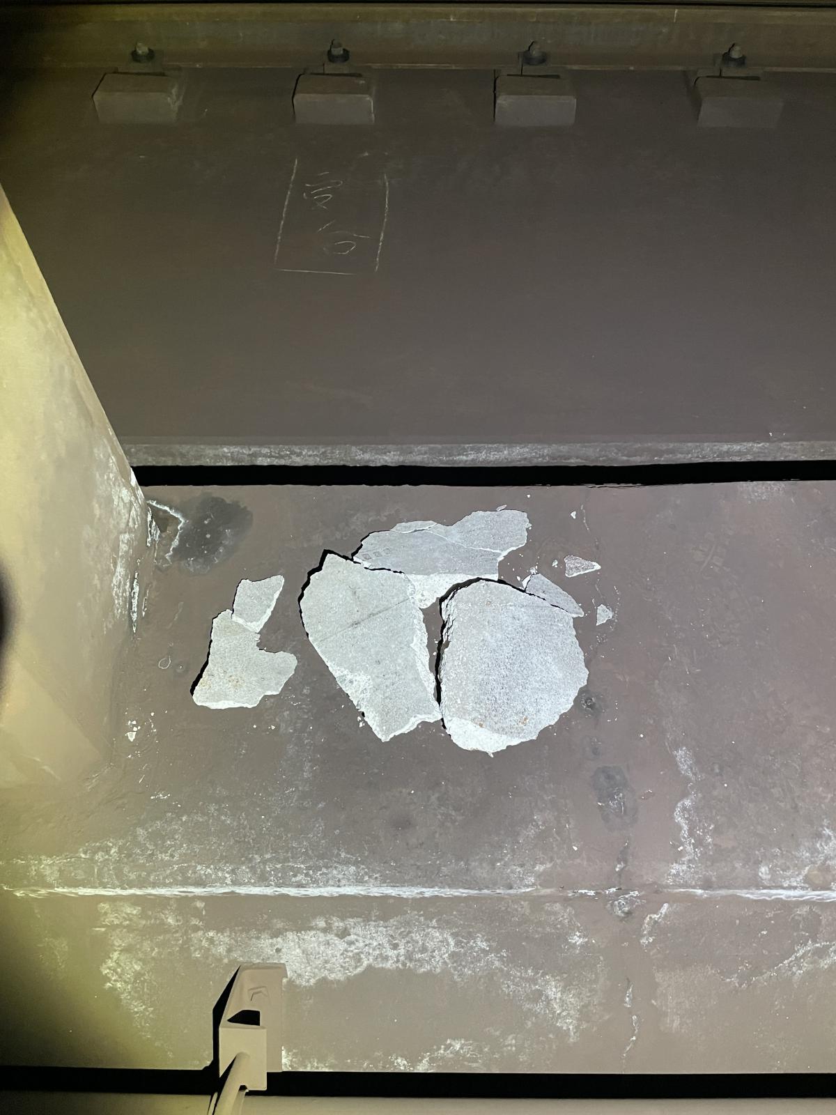 コンクリート片