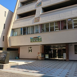 神戸諏訪山地域交流センター外観写真