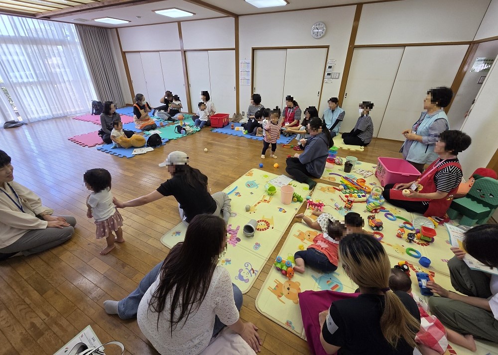 岩岡子育てひろばの様子