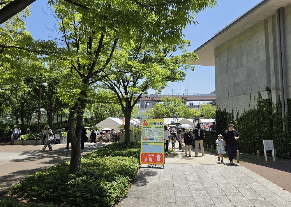 神戸まつりの様子