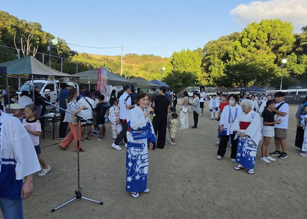 伊川谷音頭納涼まつりの様子