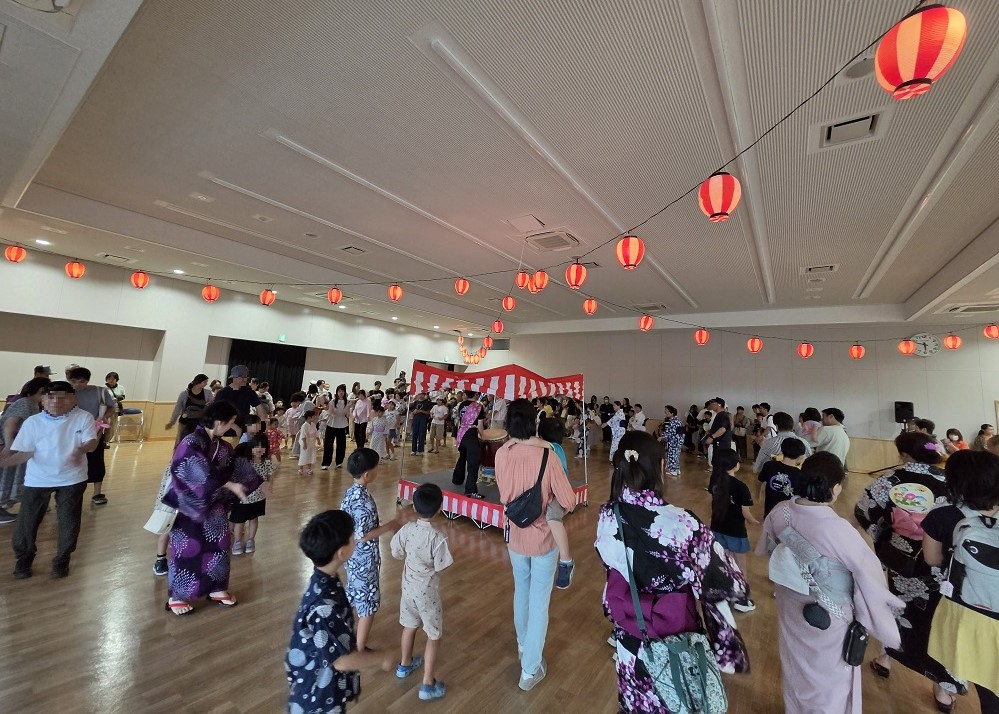 盆踊りの様子