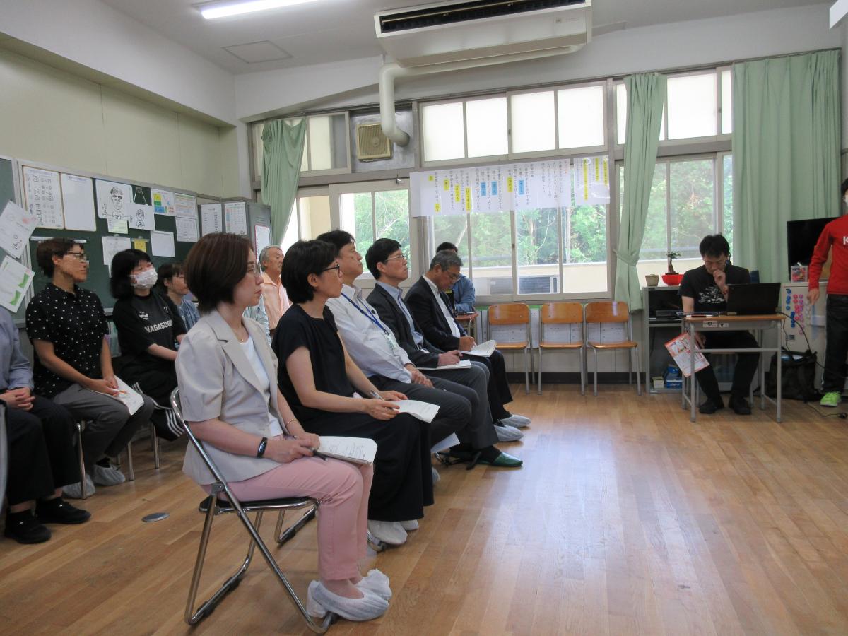 R8_神戸スクール・ミーティング(六甲山小学校)写真