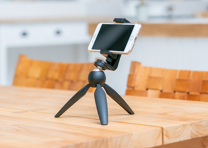 スマートフォンで接続する場合の必須道具